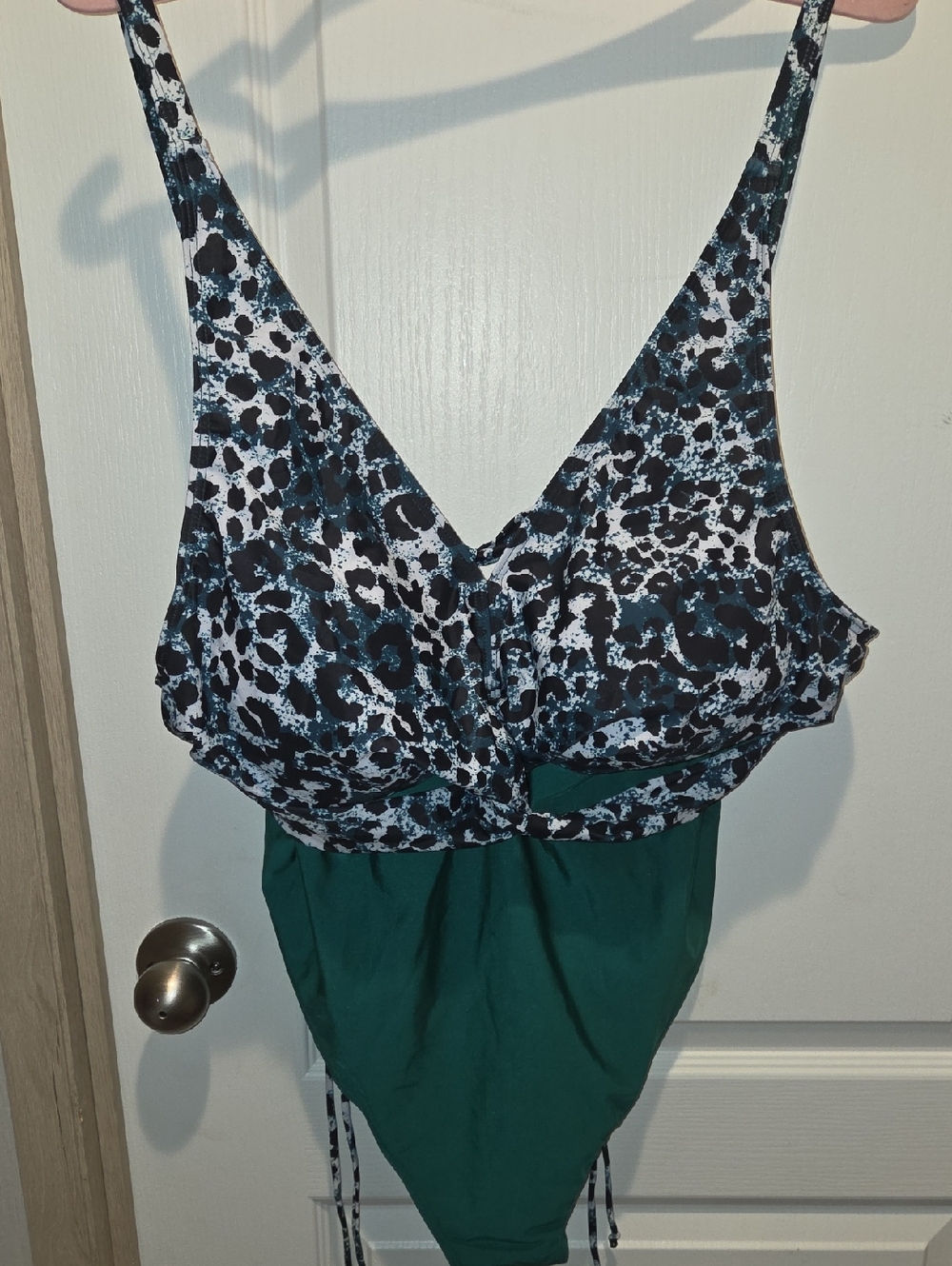 Green and Black Animal-Print Women's Tank Top
